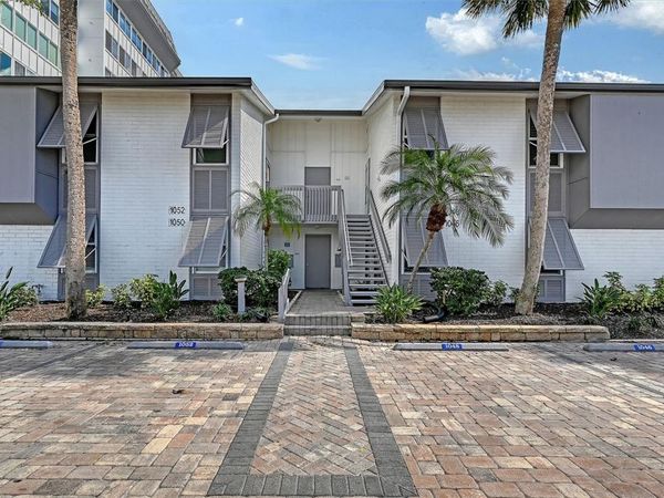 1050 W PEPPERTREE LANE , Unit 116B, SARASOTA, FL 34242