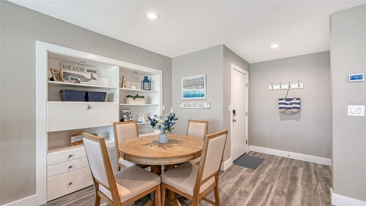 1050 W Peppertree Lane, Unit 116B, Sarasota, FL 34242 Photo