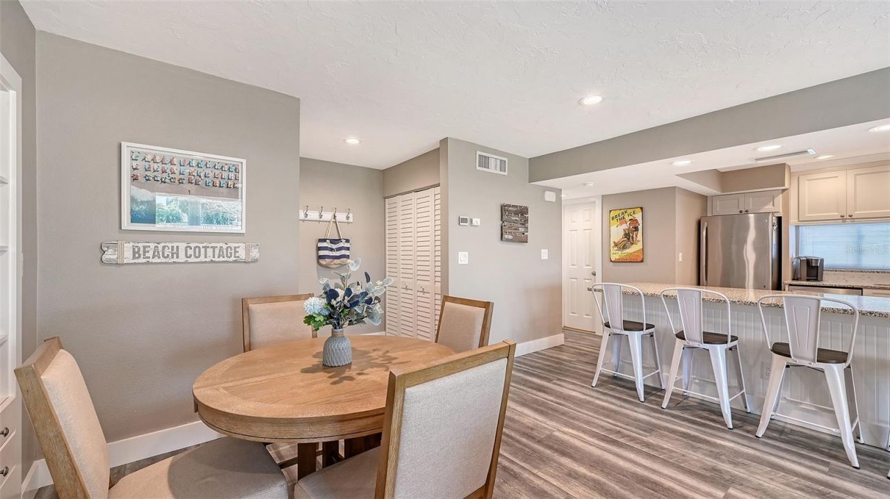 1050 W Peppertree Lane, Unit 116B, Sarasota, FL 34242 Photo