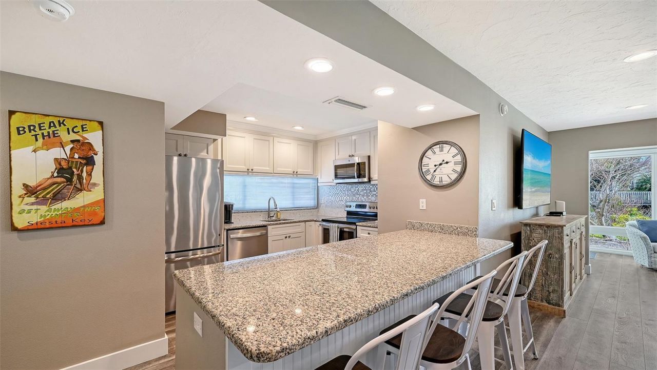 1050 W Peppertree Lane, Unit 116B, Sarasota, FL 34242 Photo