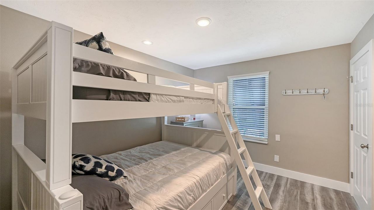 1050 W Peppertree Lane, Unit 116B, Sarasota, FL 34242 Photo