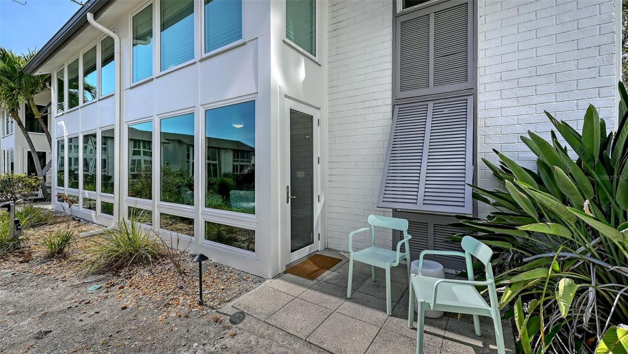 1050 W Peppertree Lane, Unit 116B, Sarasota, FL 34242 Photo