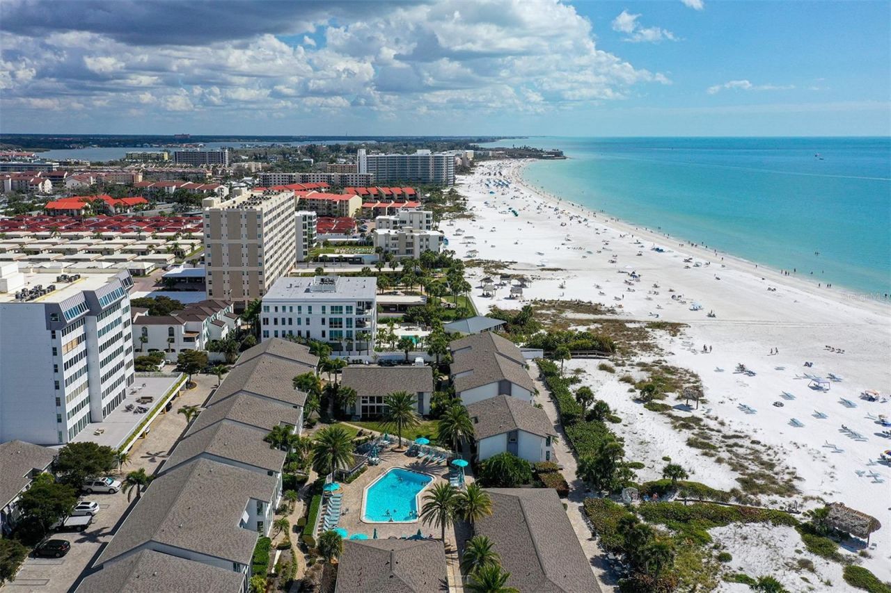 1050 W Peppertree Lane, Unit 116B, Sarasota, FL 34242 Photo