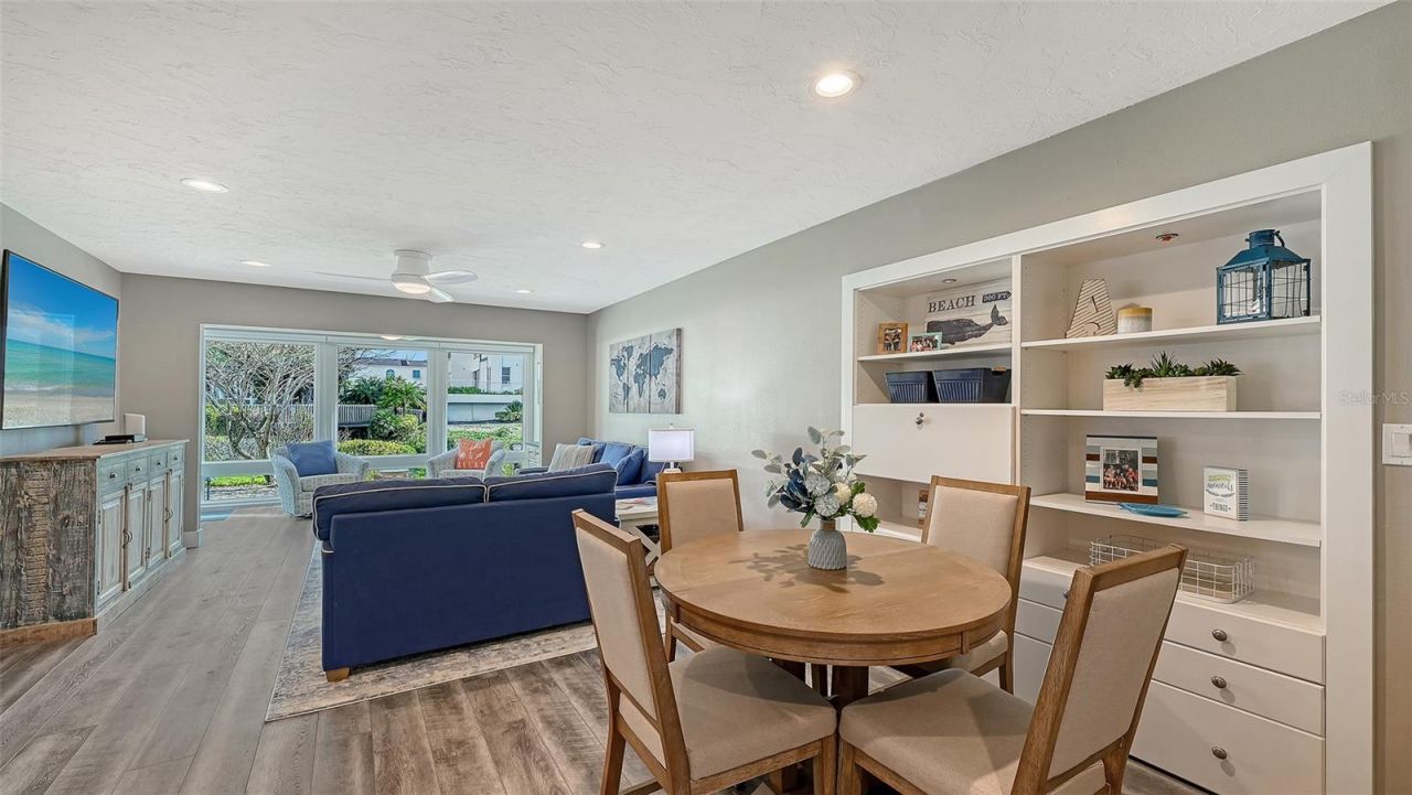 1050 W Peppertree Lane, Unit 116B, Sarasota, FL 34242 Photo
