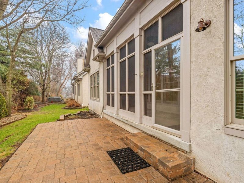 876 John Michael Way, Columbus, OH 43235 Photo 16