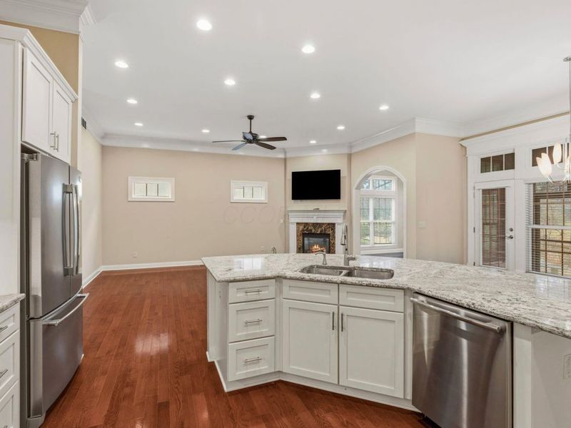 876 John Michael Way, Columbus, OH 43235 Photo 7