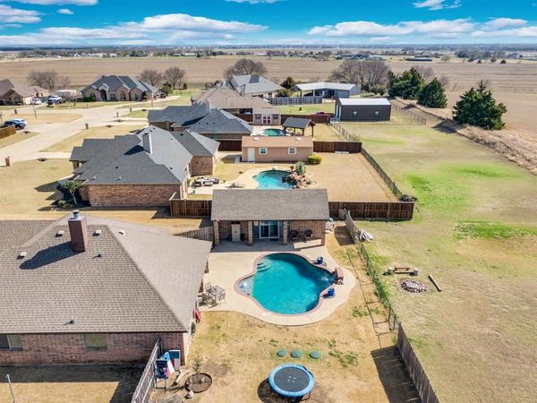 160 Berkshire Lane, Waxahachie, TX 75165
