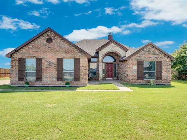 160 Berkshire Lane, Waxahachie, TX 75165