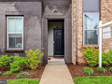 20941 BLUEBIRD SQUARE, STERLING, VA 20165