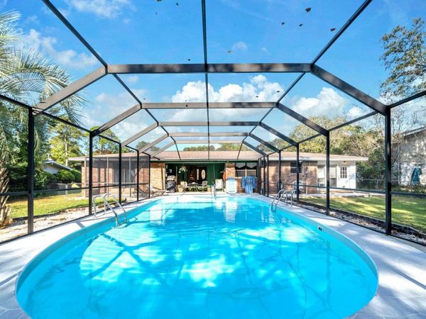 32 Walnut Avenue, Shalimar, FL 32579