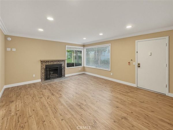 18408 Hatteras , Tarzana, CA 91356