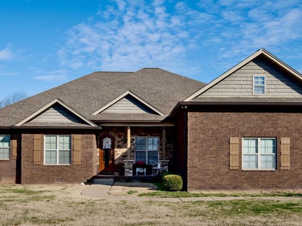 605 Concord Dr, Gallatin, TN 37066