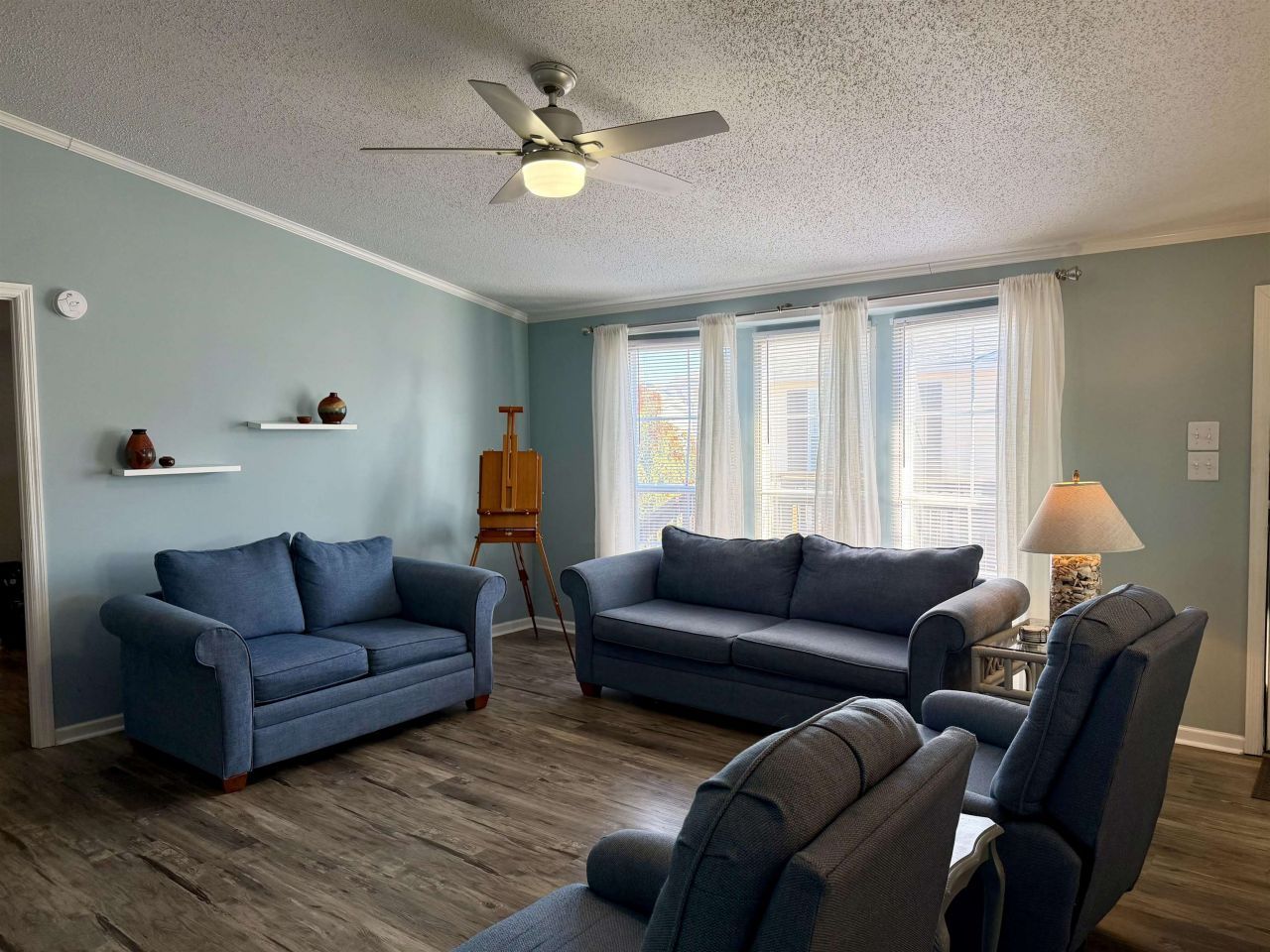 211 Dixon Dr. Photo 10