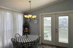 211 Dixon Dr. photo 4