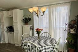 211 Dixon Dr. photo 4