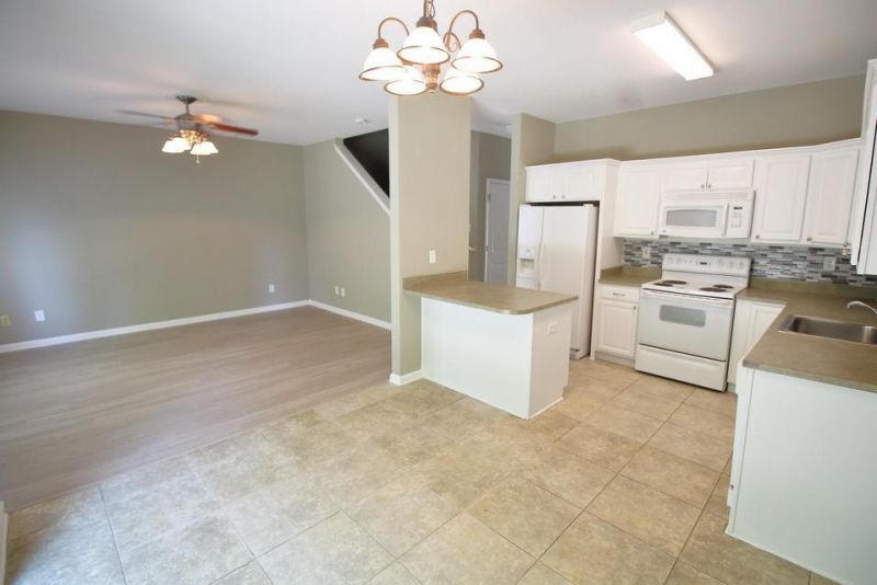 102 Chestnut Oaks Court Photo 5