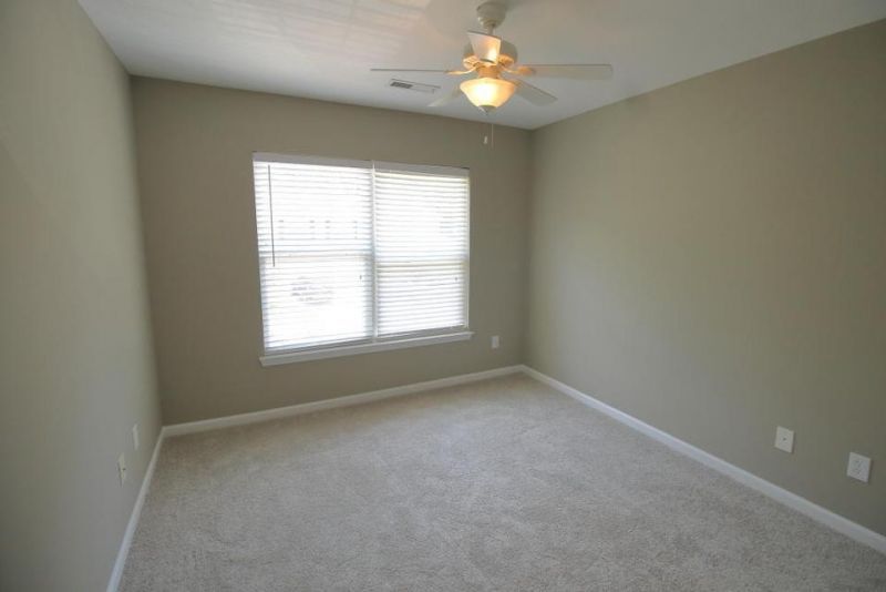 102 Chestnut Oaks Court Photo 8