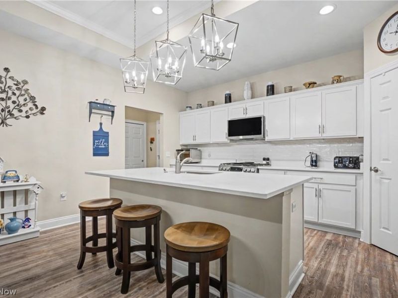 9264 Sharrott Road, Unit 801, Poland, OH 44514 Photo 3