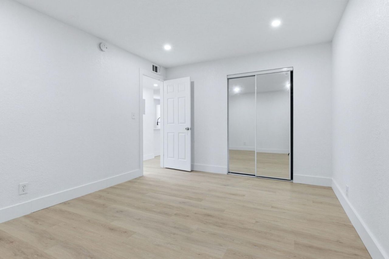 1015 NE 17th Avenue, Unit 203, Fort Lauderdale, FL 33304 Photo