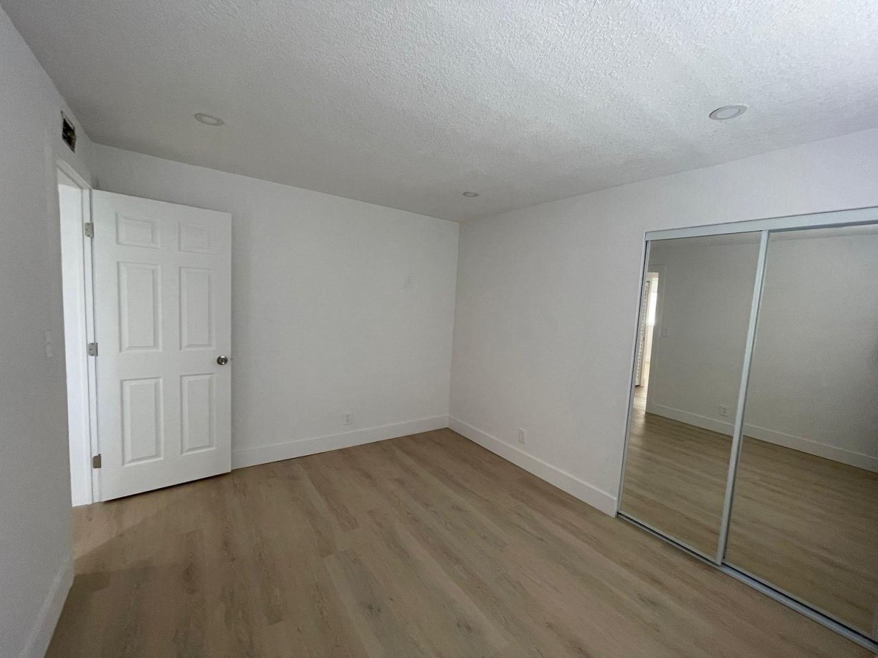 1015 NE 17th Avenue, Unit 203, Fort Lauderdale, FL 33304 Photo