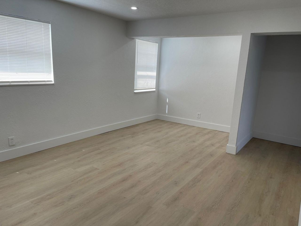 1015 NE 17th Avenue, Unit 203, Fort Lauderdale, FL 33304 Photo