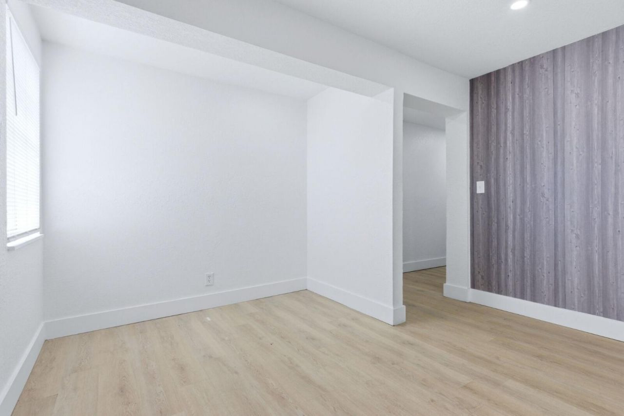 1015 NE 17th Avenue, Unit 203, Fort Lauderdale, FL 33304 Photo