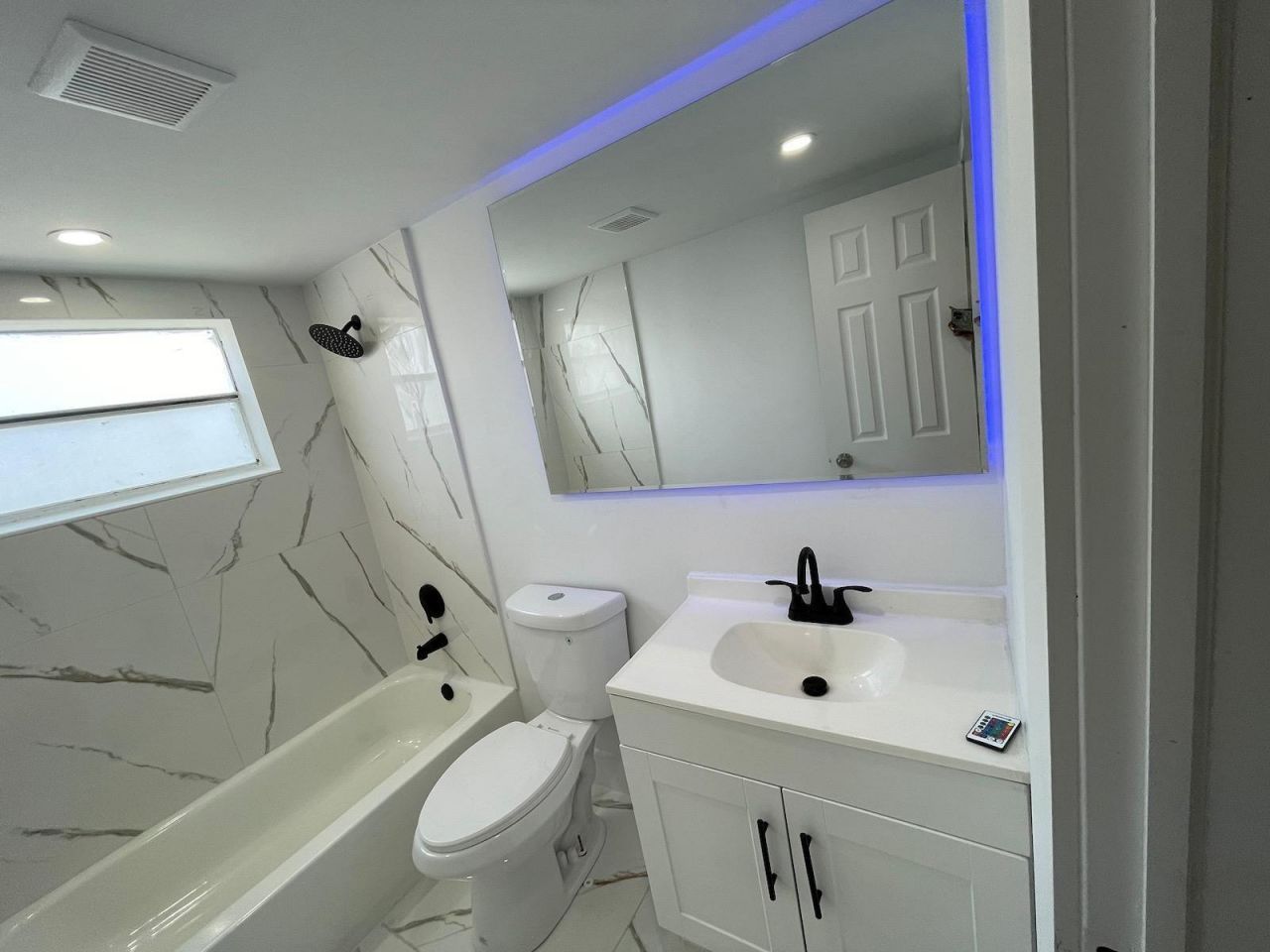 1015 NE 17th Avenue, Unit 203, Fort Lauderdale, FL 33304 Photo