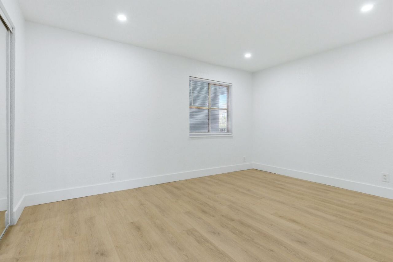 1015 NE 17th Avenue, Unit 203, Fort Lauderdale, FL 33304 Photo