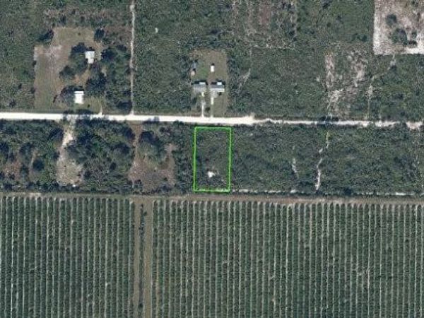 2717 HACIENDA DR, Lorida, FL 33857