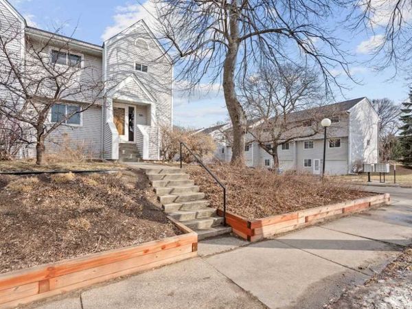 130 W 43rd Street, Minneapolis, MN 55409