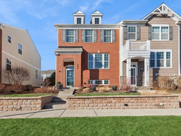 824 E Wing Street , Arlington Heights, IL 60004