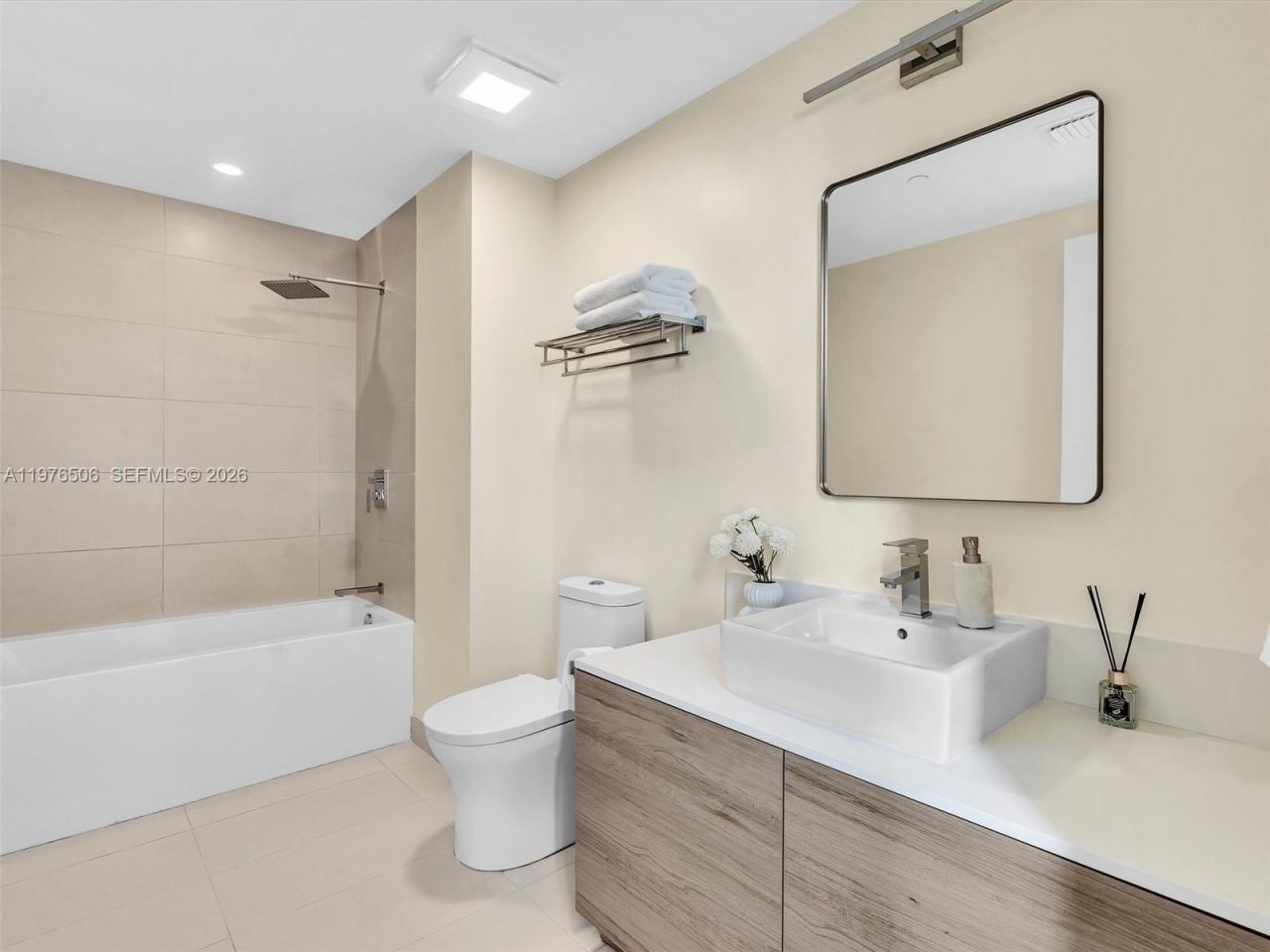 10201 E Bay Harbor Dr , Unit 401, Bay Harbor Islands, FL 33154 Photo