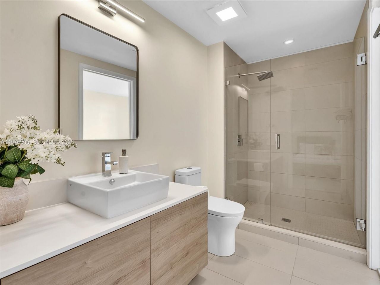 10201 E Bay Harbor Dr , Unit 401, Bay Harbor Islands, FL 33154 Photo