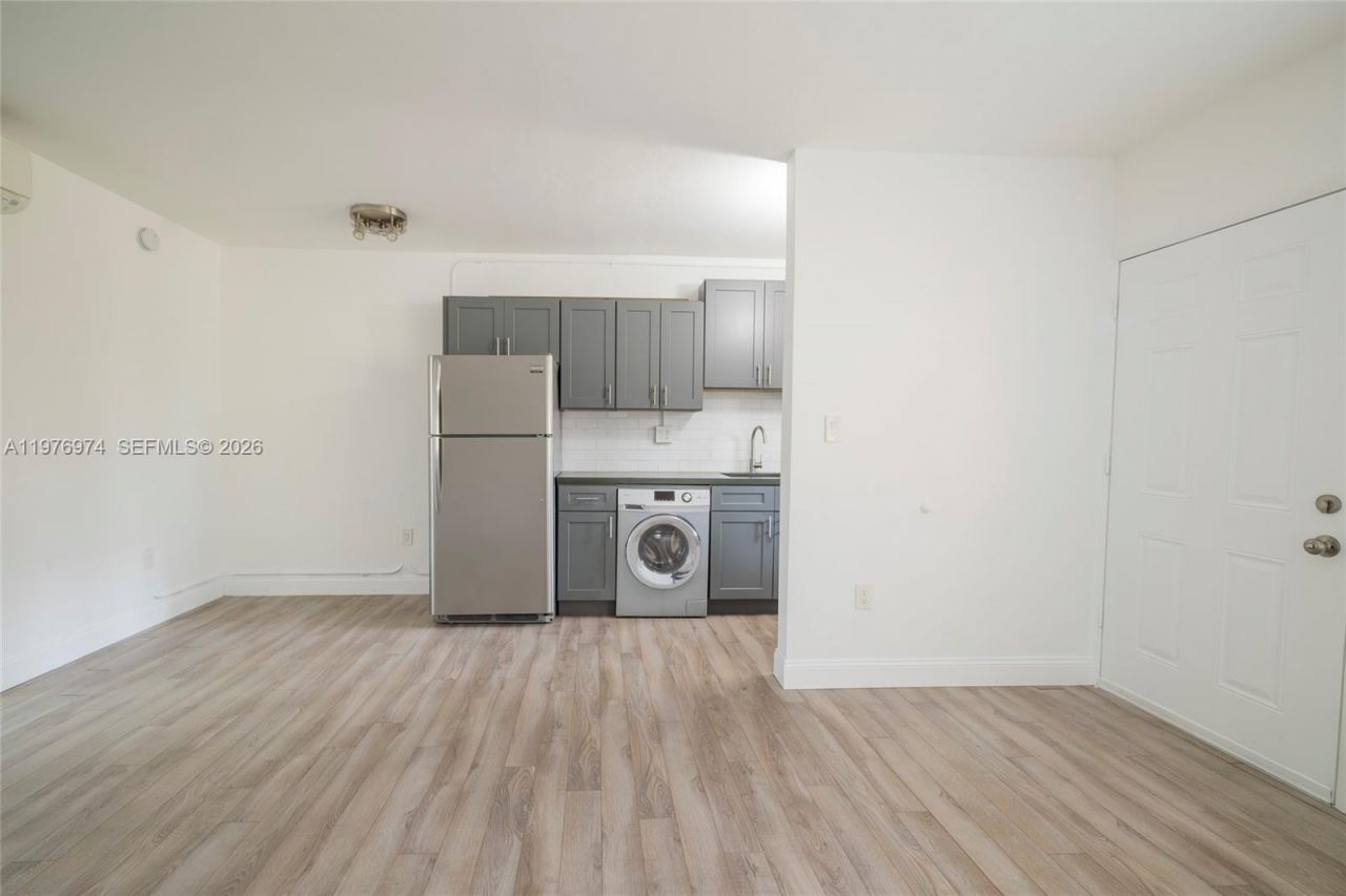 7901 SW 64th Ave , Unit 2, South Miami, FL 33143 Photo