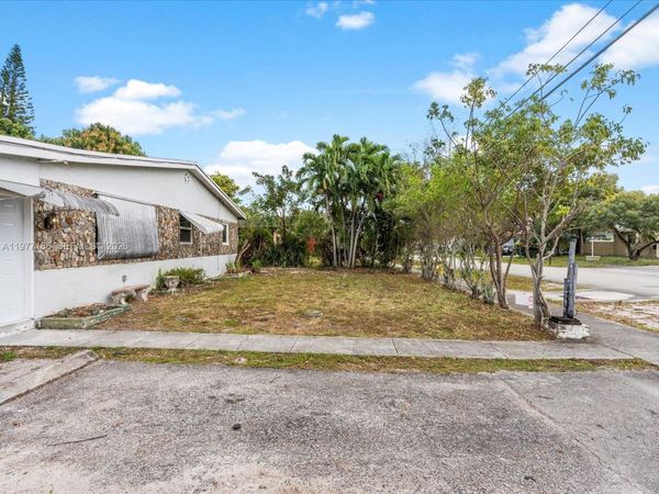 4331 SW 31st Dr, West Park, FL 33023