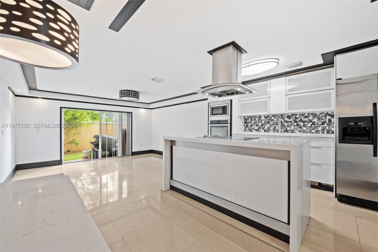 12981 SW 30th St, Miramar, FL 33027 Photo