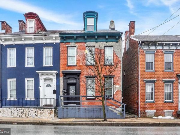 104 E COLLEGE AVENUE, YORK, PA 17401