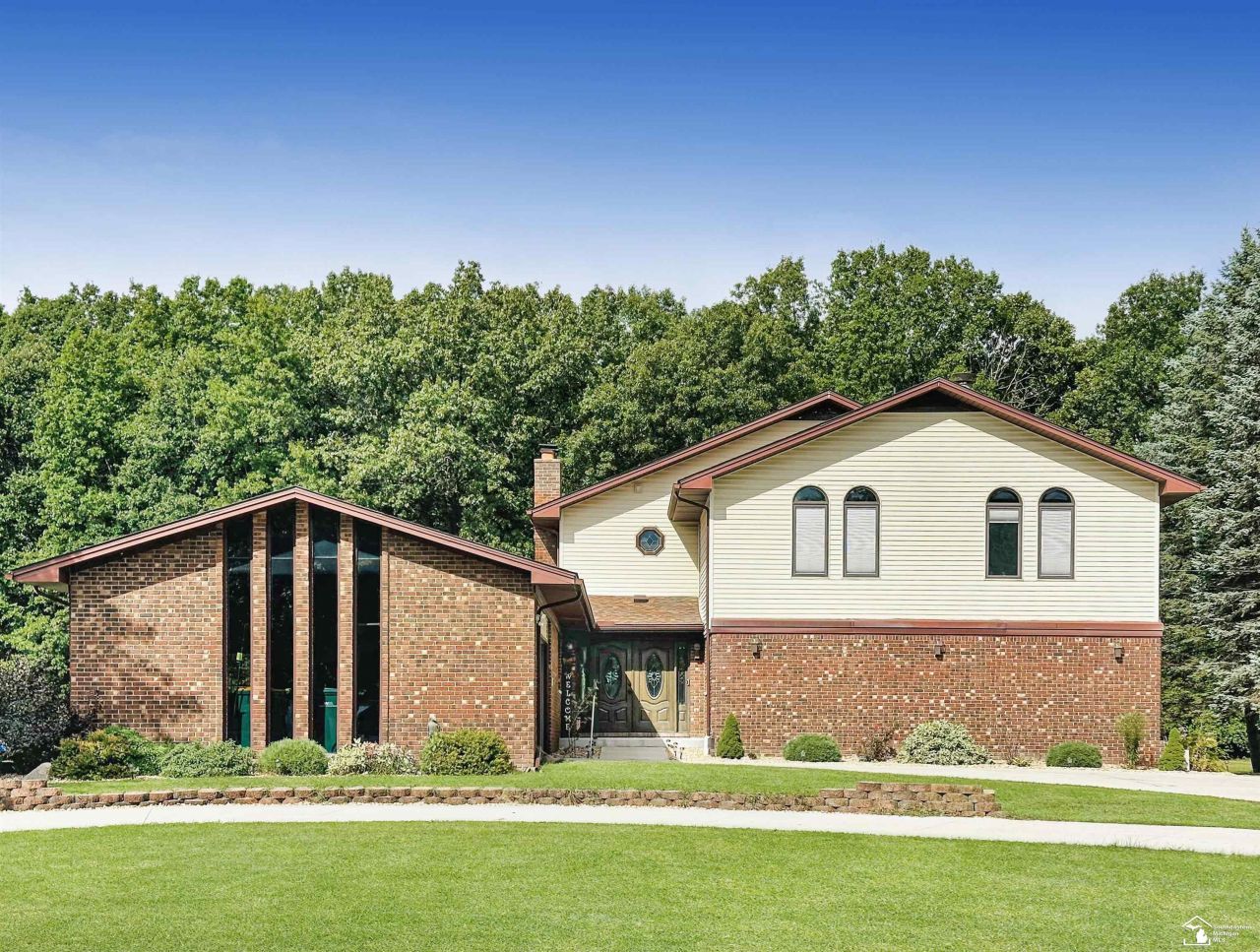 24576 Arsenal Road, Brownstown Township, MI 48134 Main Photo