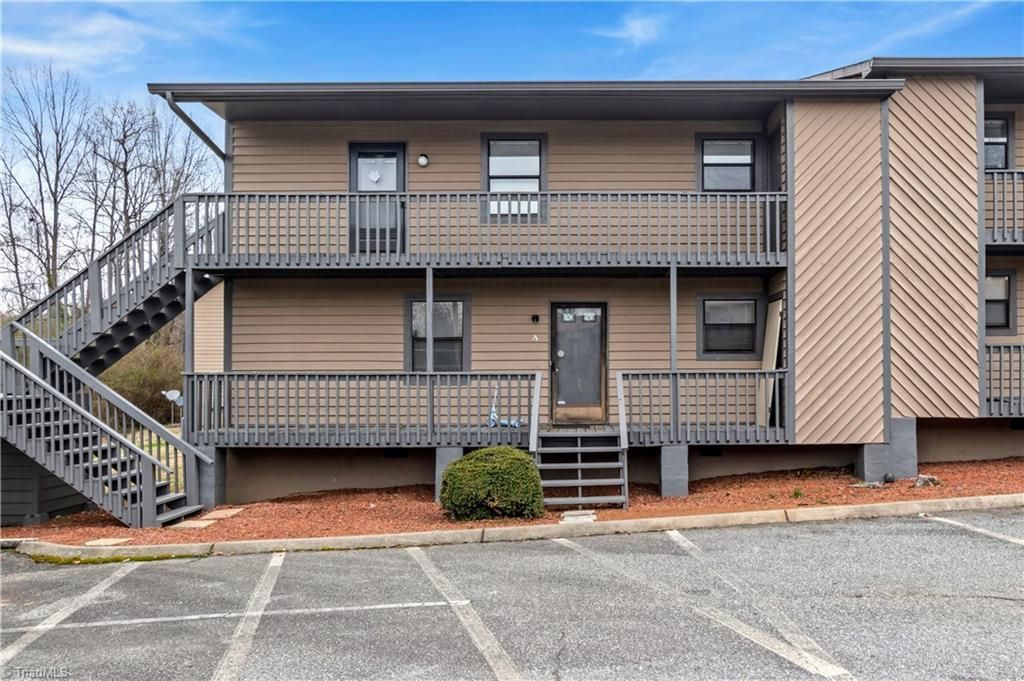 200 Vista Circle, Unit C, Winston-Salem, NC 27106 Main Photo