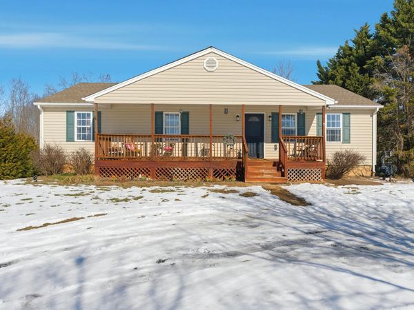 2305 Smith Mountain Lake PKWY , Huddleston, VA 24104