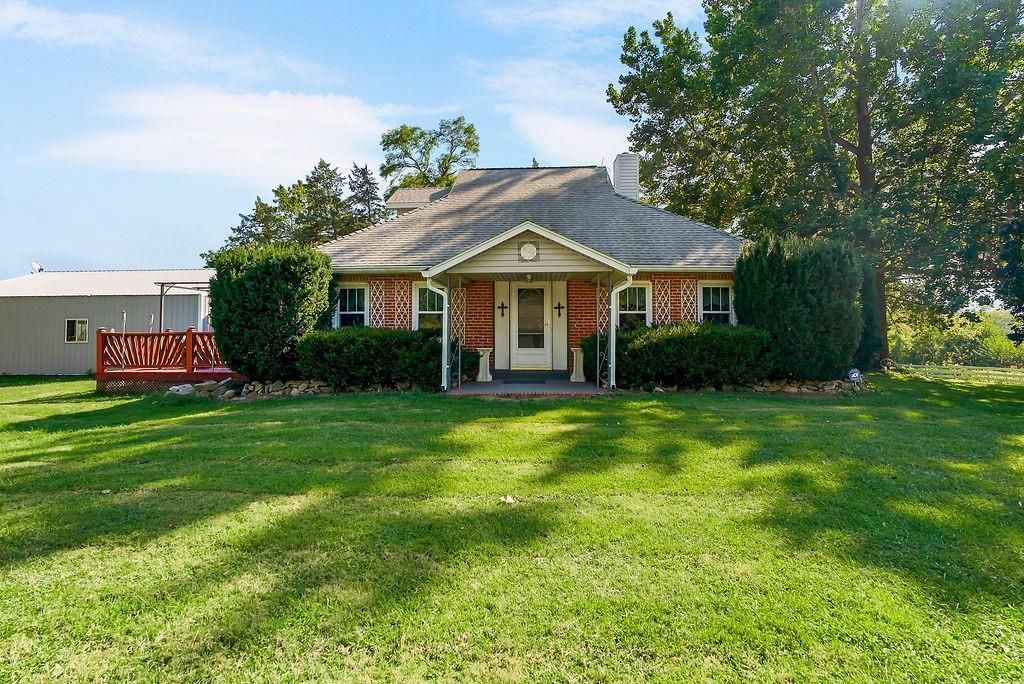 16321 Hildebrandt Road, Leavenworth, KS 66048 Main Photo