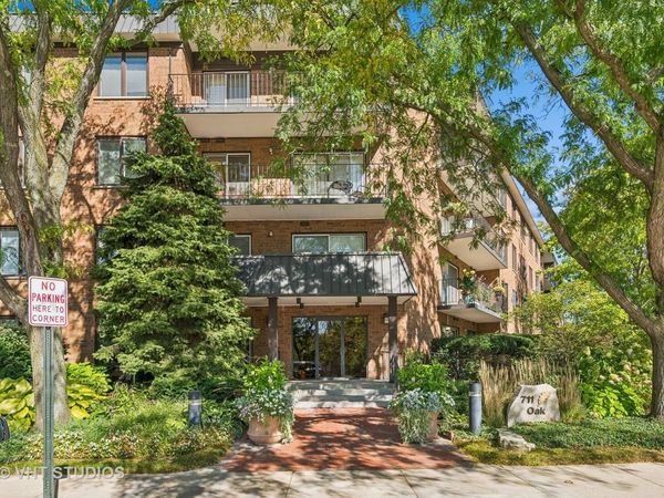 711 Oak Street , Unit 106, Winnetka, IL 60093
