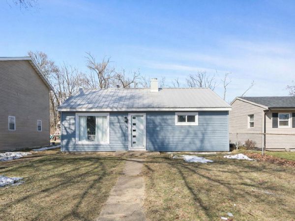 1423 Corby Boulevard, South Bend, IN 46617