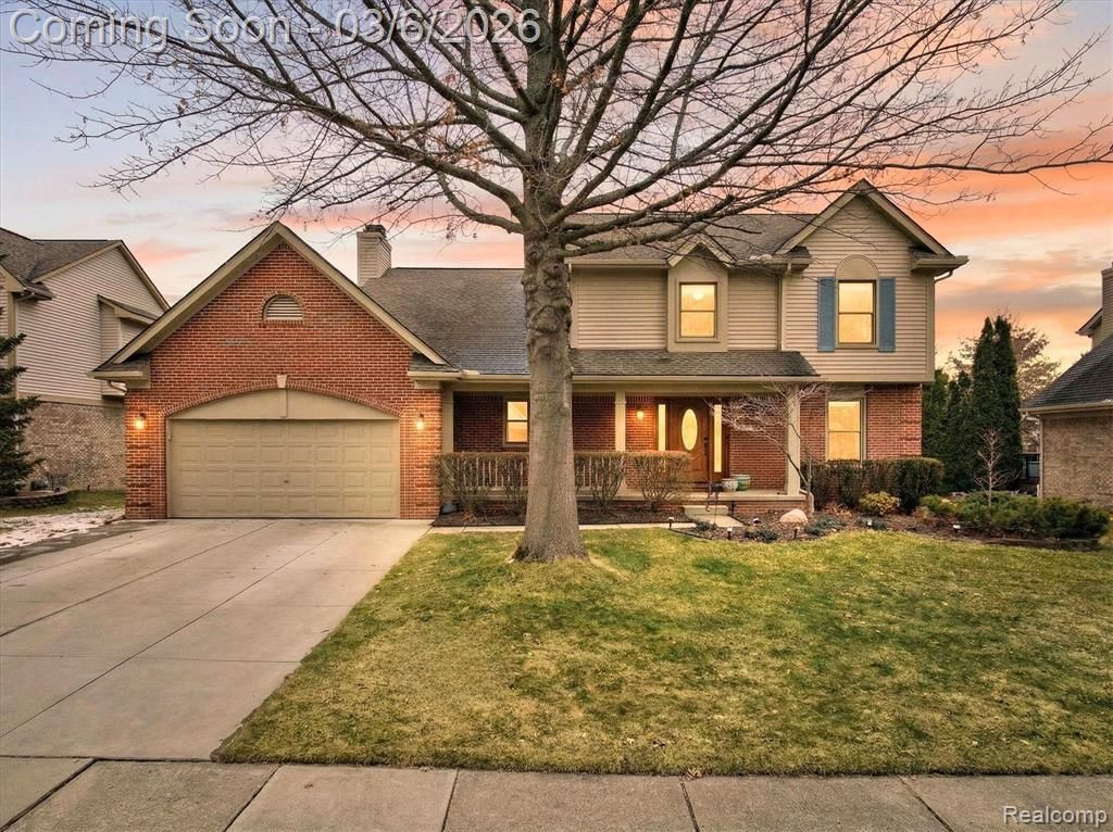 18464 Glengarry Drive, Livonia, MI 48152 Main Photo