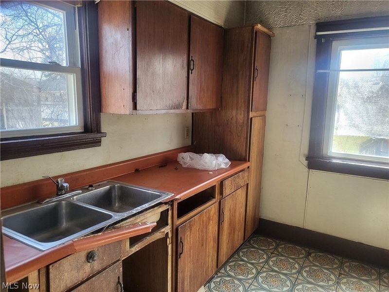 3521 Omaha Avenue , Lorain, OH 44055 Photo 6