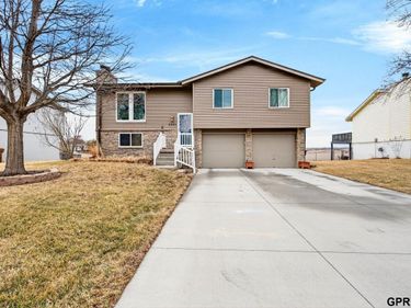 5201 Galloway Street , Omaha, NE 68157