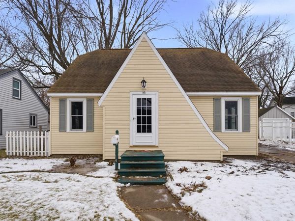12 E 2ND STREET, Clintonville, WI 54929