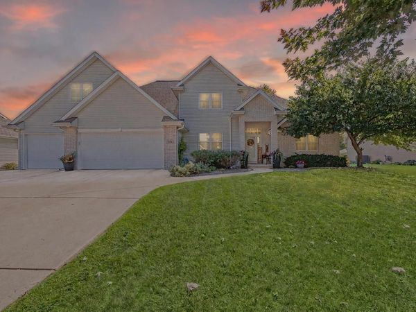654 W ROCK RIVER CIRCLE, De Pere, WI 54115