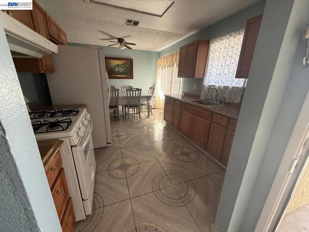 119 Santa Cruz St, Madera, CA 93637 Main Photo