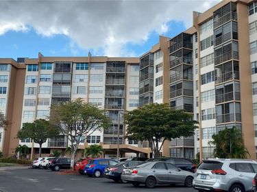 1000 SAINT CHARLES PLACE, Unit 209, PEMBROKE PINES, FL 33026